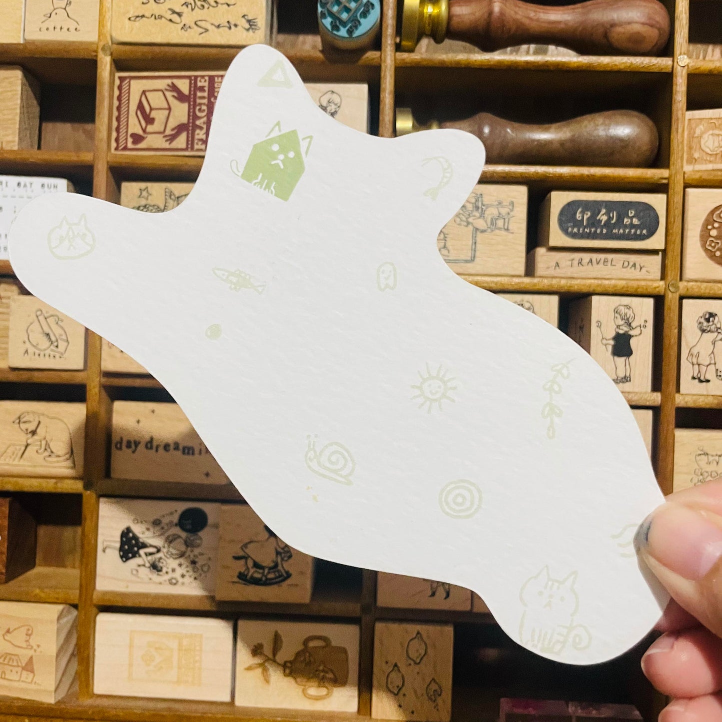 Dayuyoyo Orange Cat-Shaped Postcard
