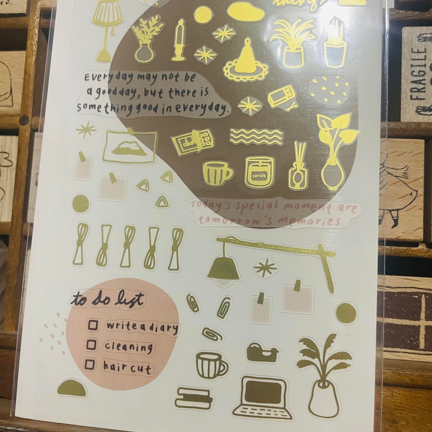 Suatelier Design on the desk sticker sheet