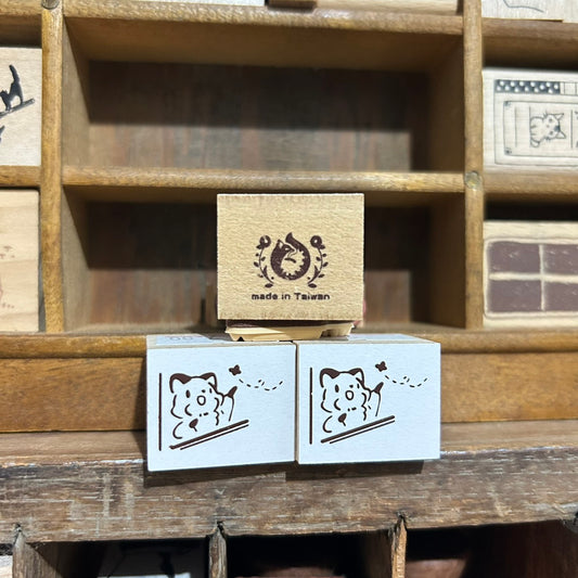 Kitsunebiyori Fluttering Stamp