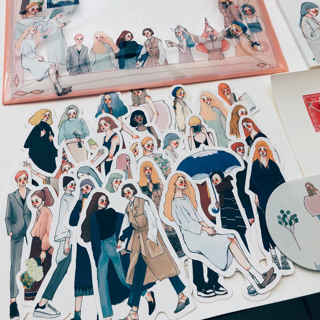 La Dolce Vita Dearest Metal Tin Box Sticker Flakes