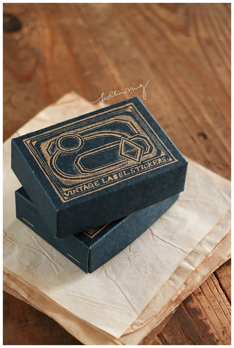 linchianing Blue Sticker Label Box with Flakes